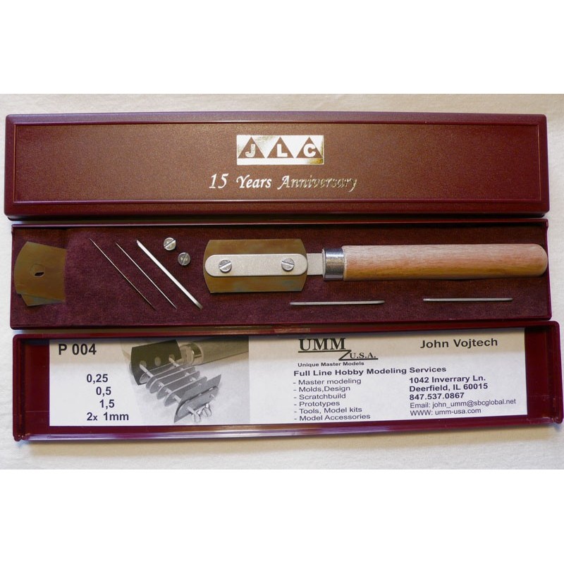 Razor blade with handle extender (Anniversary box)