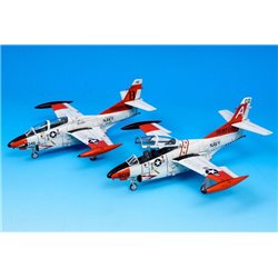 1/72 T-2C Buckeye US Trainer 