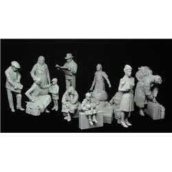 Russian Refugees Big Set  1941-45 (10 figures)