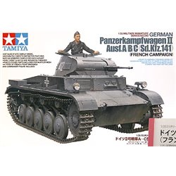 Maqueta Tamiya 1/35 Panzer II Ausf. A/B/C French Campaign con piezas fotograbadas y detalles realistas.