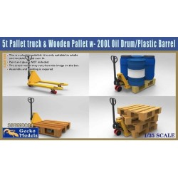 Gecko Models 5t Pallet Truck & Wooden Pallet with 200 Litre Oil Drum and Plastic Barrel