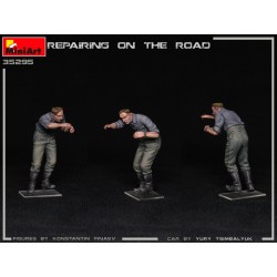 Maqueta Miniart 1/35 Repairing On The Road