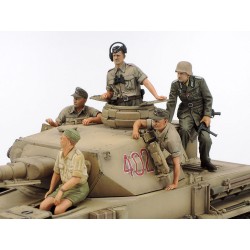 Maqueta de tanque Tamiya 1/35 German Tank Panzerkampfwagen IV Ausf.F & Motorcycle Set North Africa