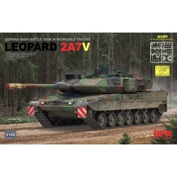 Imagen de la maqueta del tanque Leopard 2A7 1/35 de Rye Field Model, con detalle de piezas y montaje