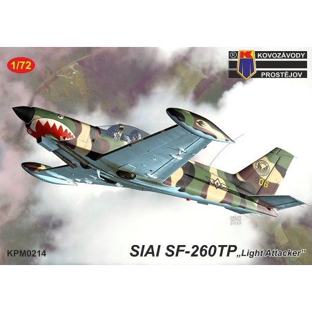 Maqueta de avión 1/72 SIAI SF-260TP "Light Attacker" en construcción