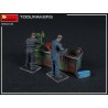 Miniart 1/35 2 Craftmen Set (Toolmakers)