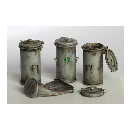 Plus Model 1/35 Dustbin