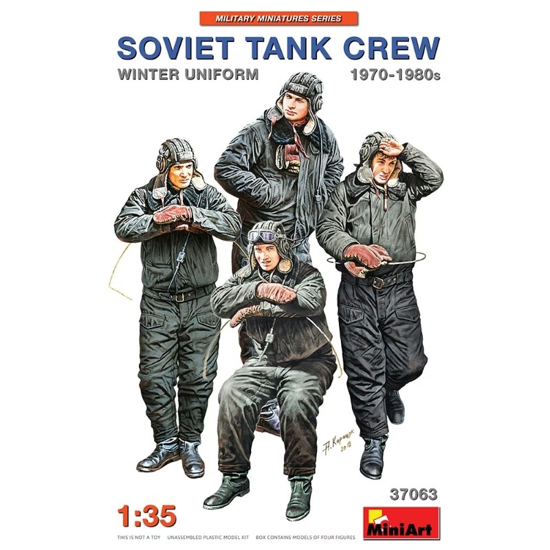 MiniArt 1/35 SOVIET TANK CREW 1970-1980S WINTER UNIFORM