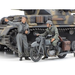 Tamiya 1/35 Panzerkampfwagen IV Ausf.G Early Production con Motocicleta