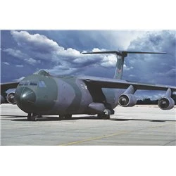 Lockheed C-141B Starlifter