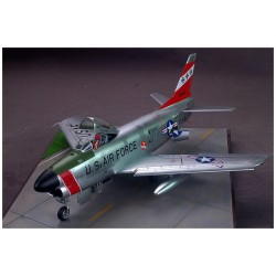 Kitty hawk 1/32 F-86D "Sabre Dog"