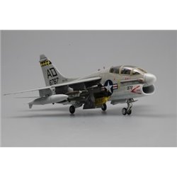 1/72 TA-7C Corsair II