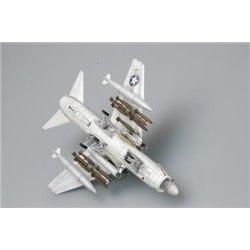 1/72 TA-7C Corsair II