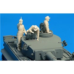 1/35 German Tank Crew France 1944