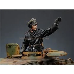 1/35 SS Panzer Commander 1